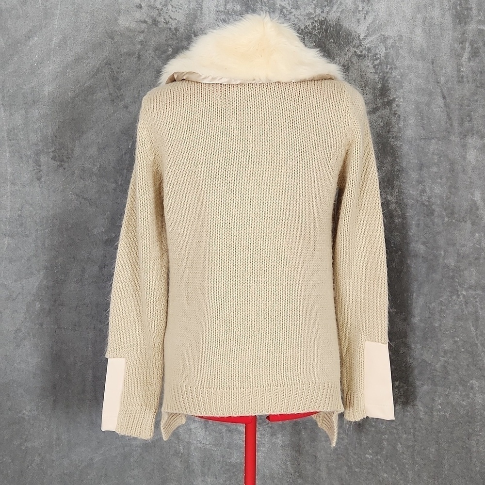 VENUS cable knit sweater - Picture 4 of 12